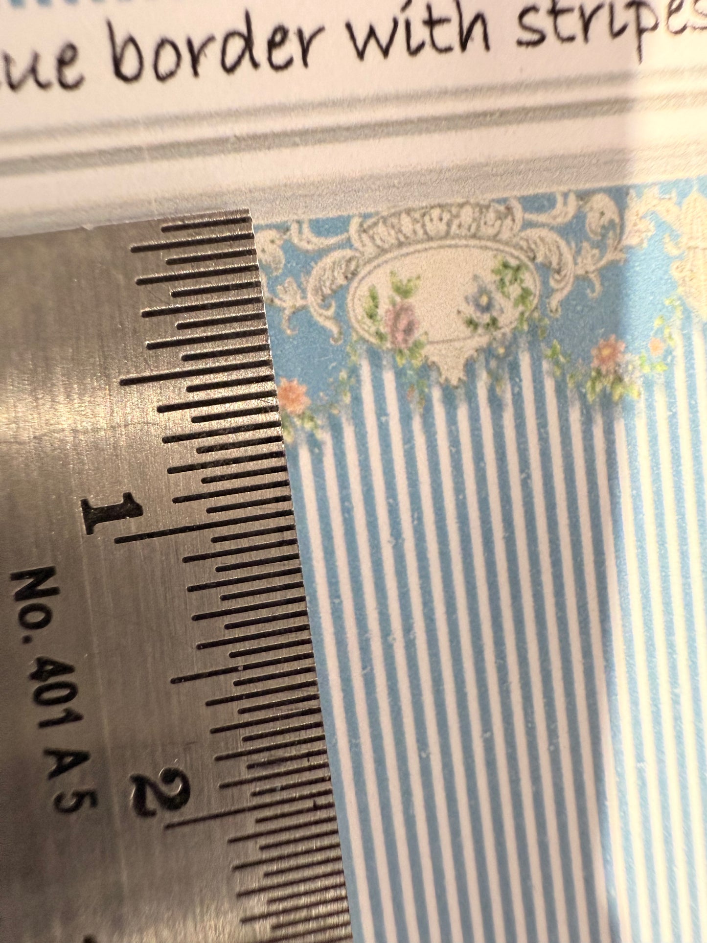 VICTORIAN STRIPED WALLPAPER WITH ORNATE BORDER 1/48