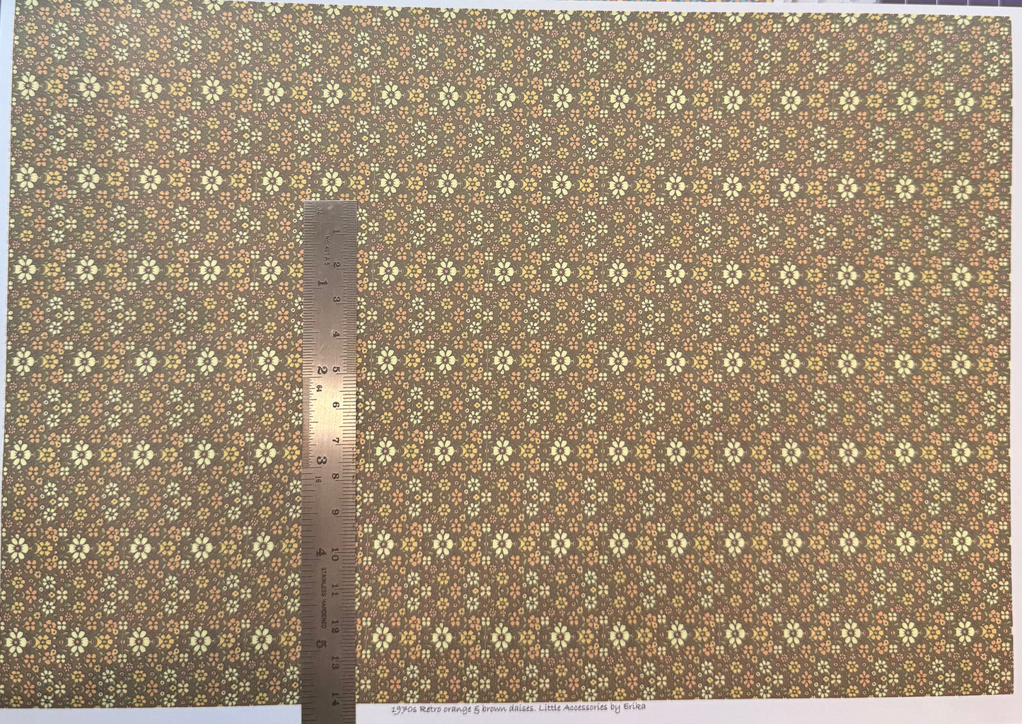 Fabric 1970s retro orange & brown daisies  1/48