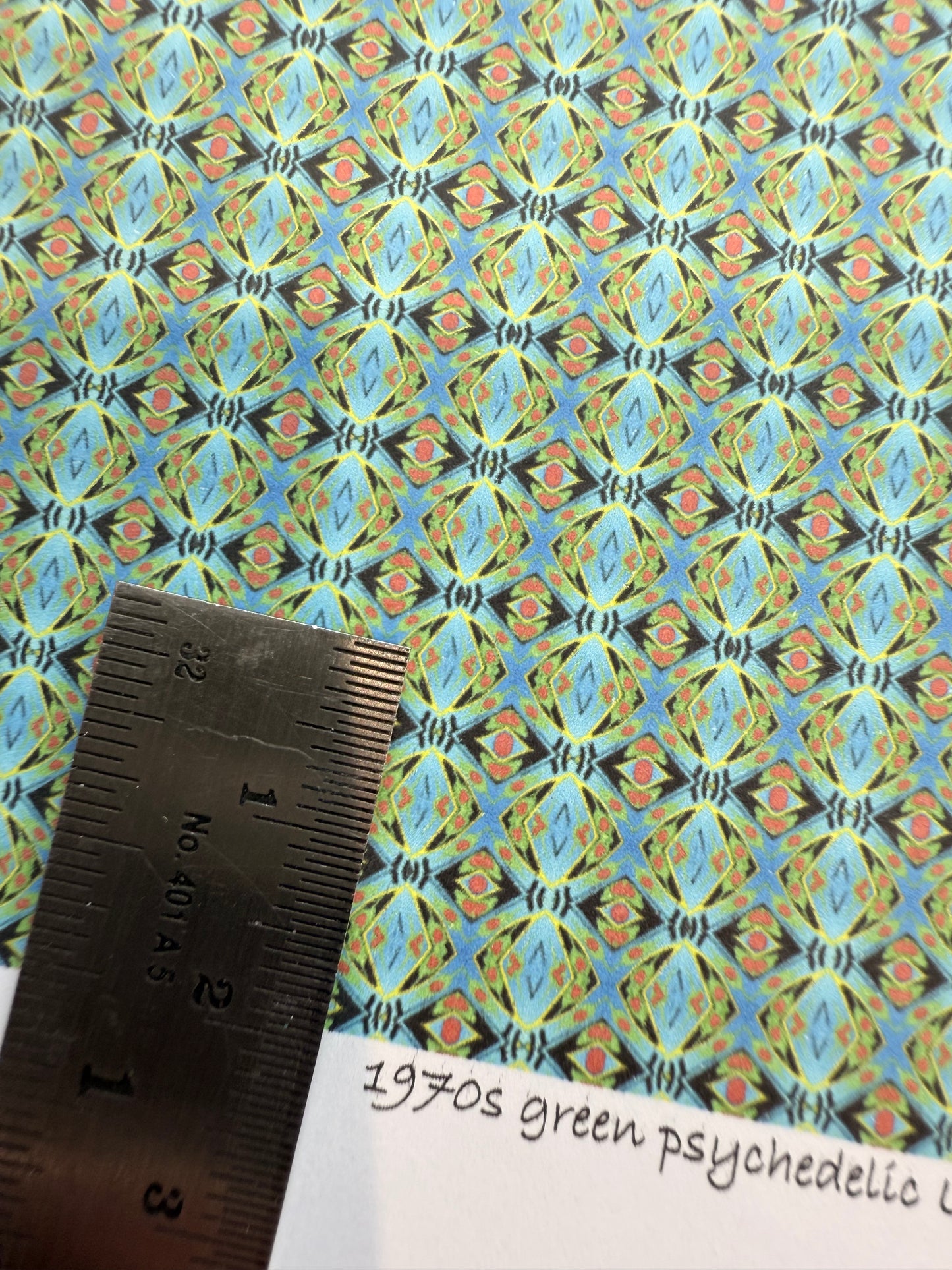 1970s green psychedelic  1/48