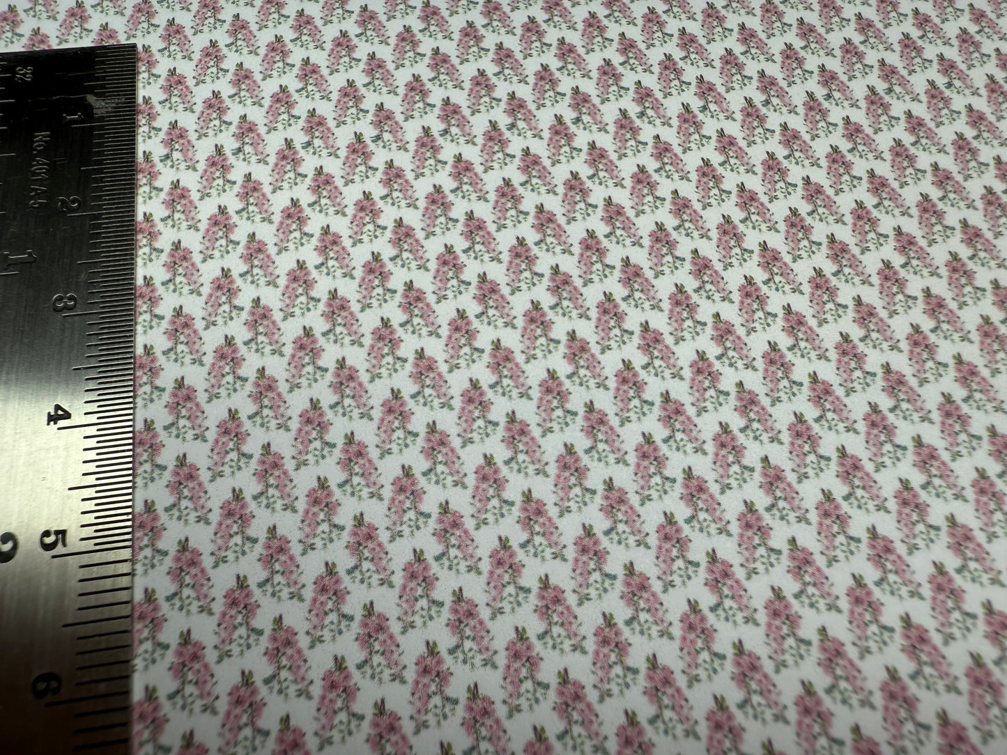 Wallpaper French pink sprig.