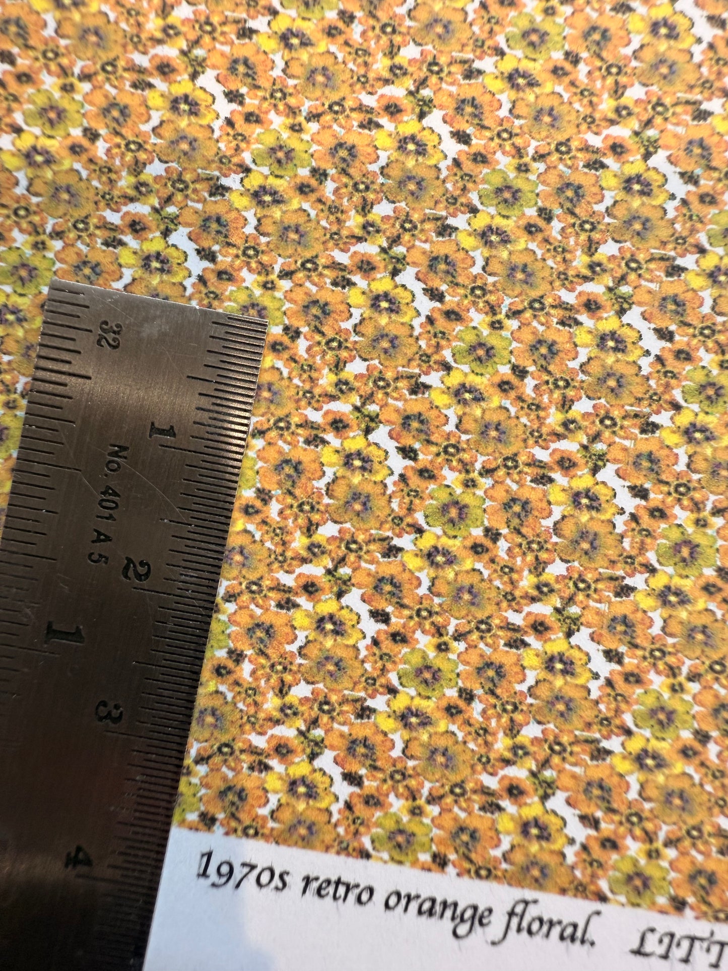 Wallpaper 1970s retro orange floral 1/48