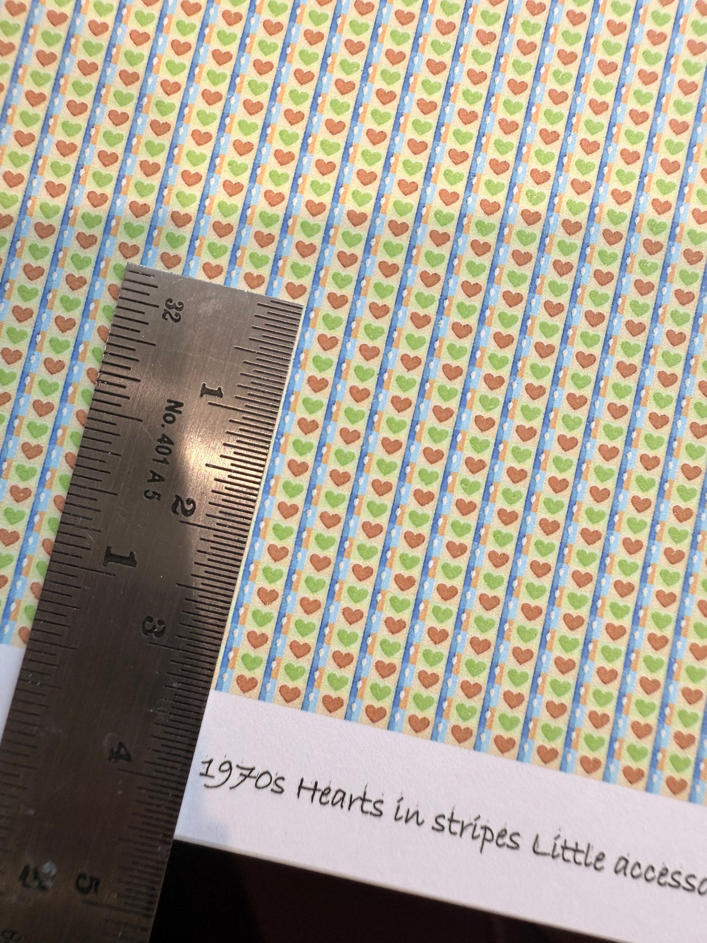 Wallpaper 1970s Hearts in stripes 1/48