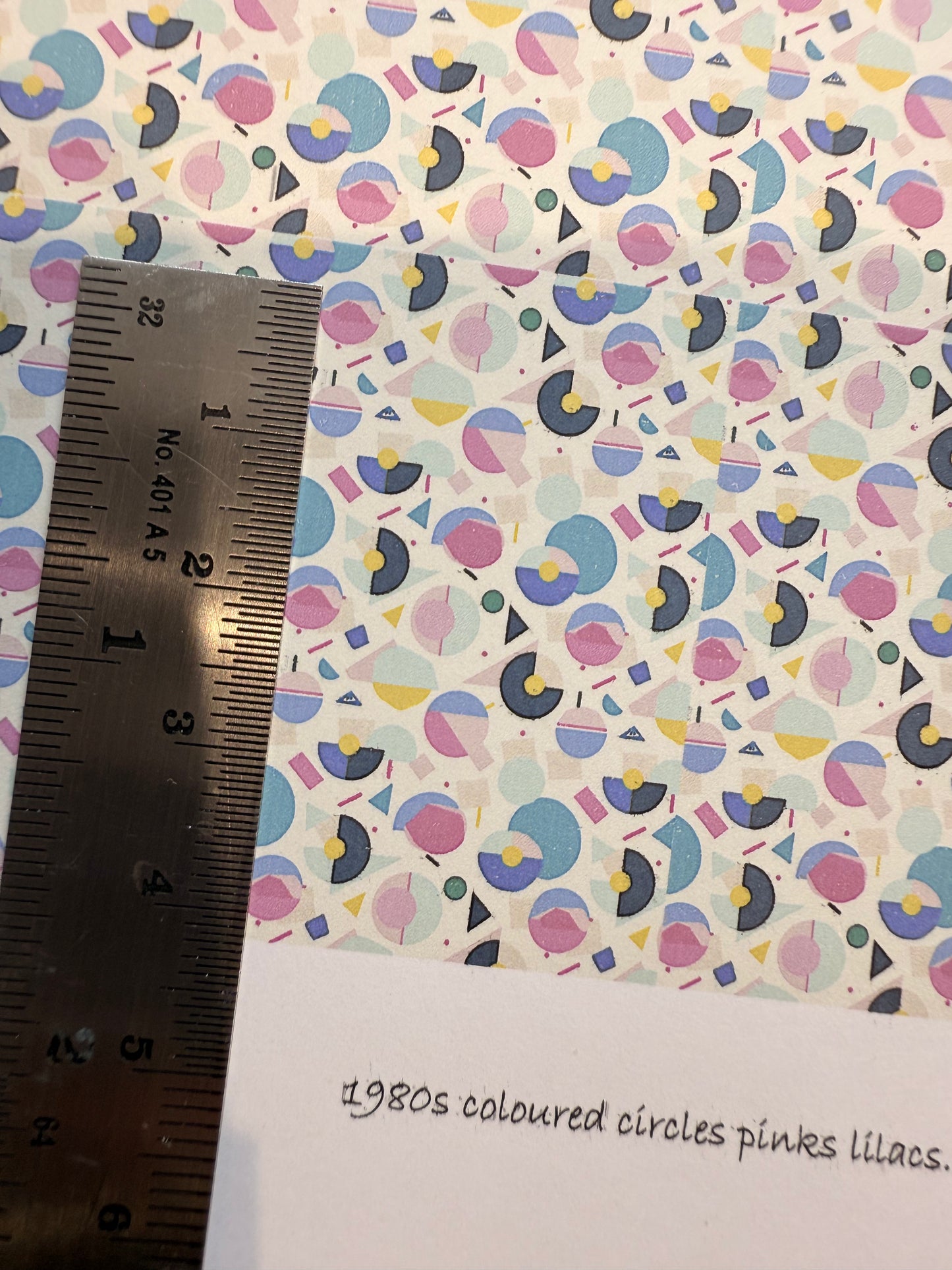 wallpaper 1980s coloured circles pinks lilacs 1/48