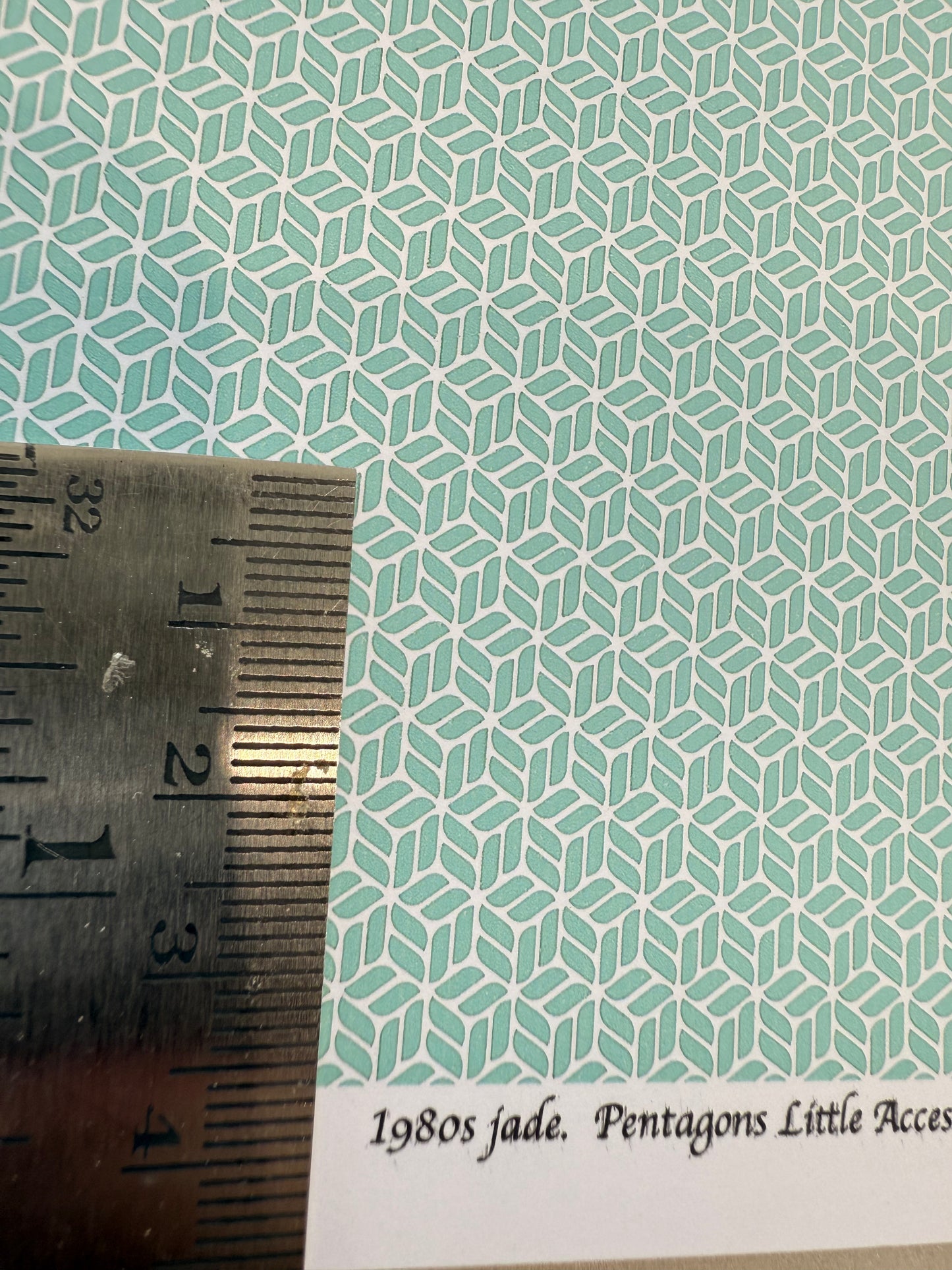 WALLPAPER 1980S JADE PENTAGONS 1/48