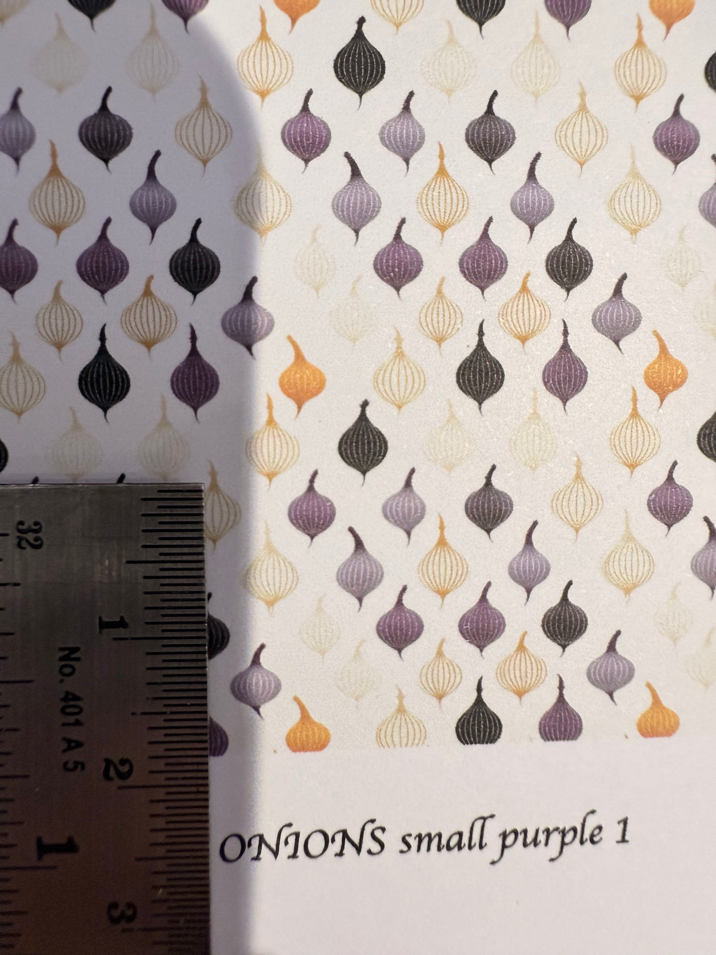 WALLPAPER Kitchen ONIONS small purple 1.   1/48