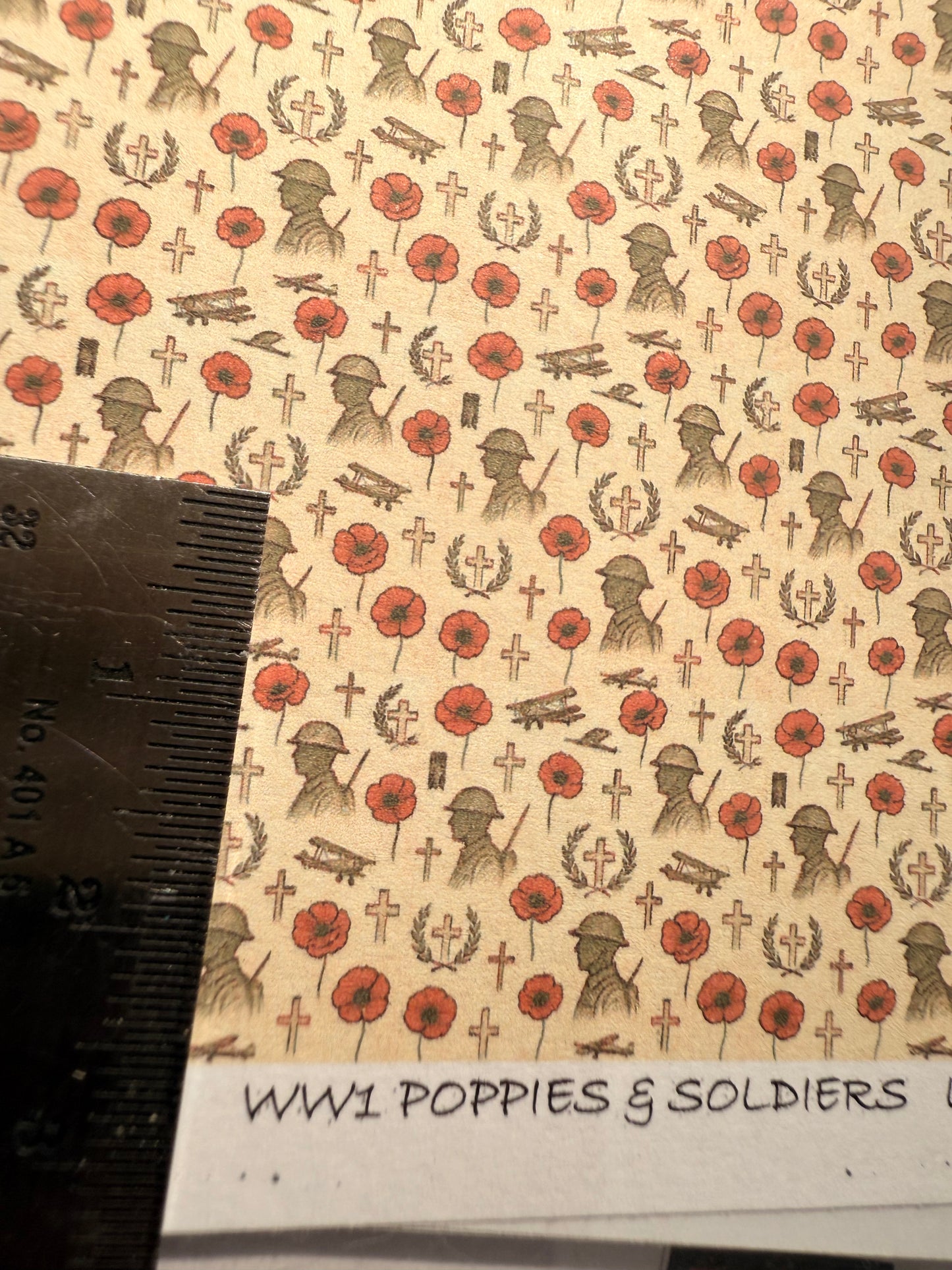 wallpaper WW1 poppies & Soldiers