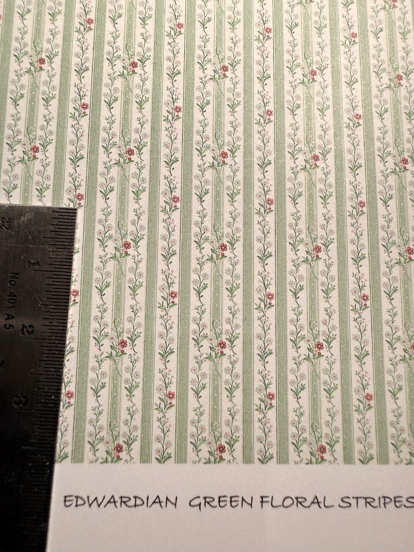 WALLPAPER EDWARDIAN GREEN FLORAL STRIPE