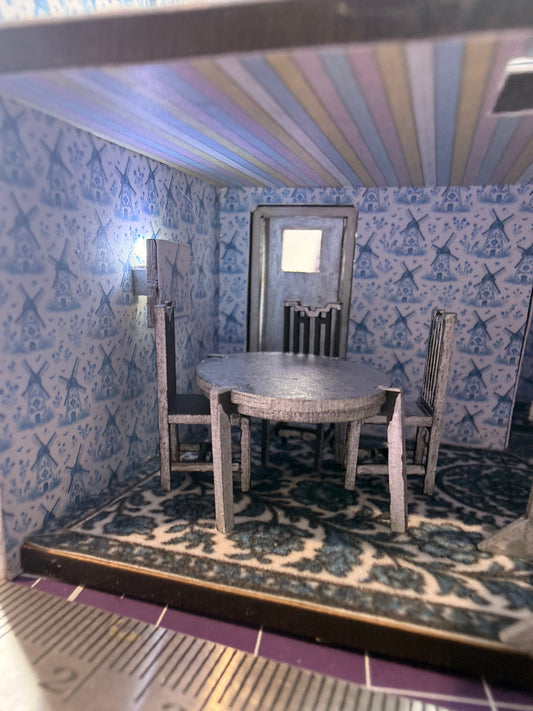 Mackintosh 4 ladder chairs and table 1/48 scale