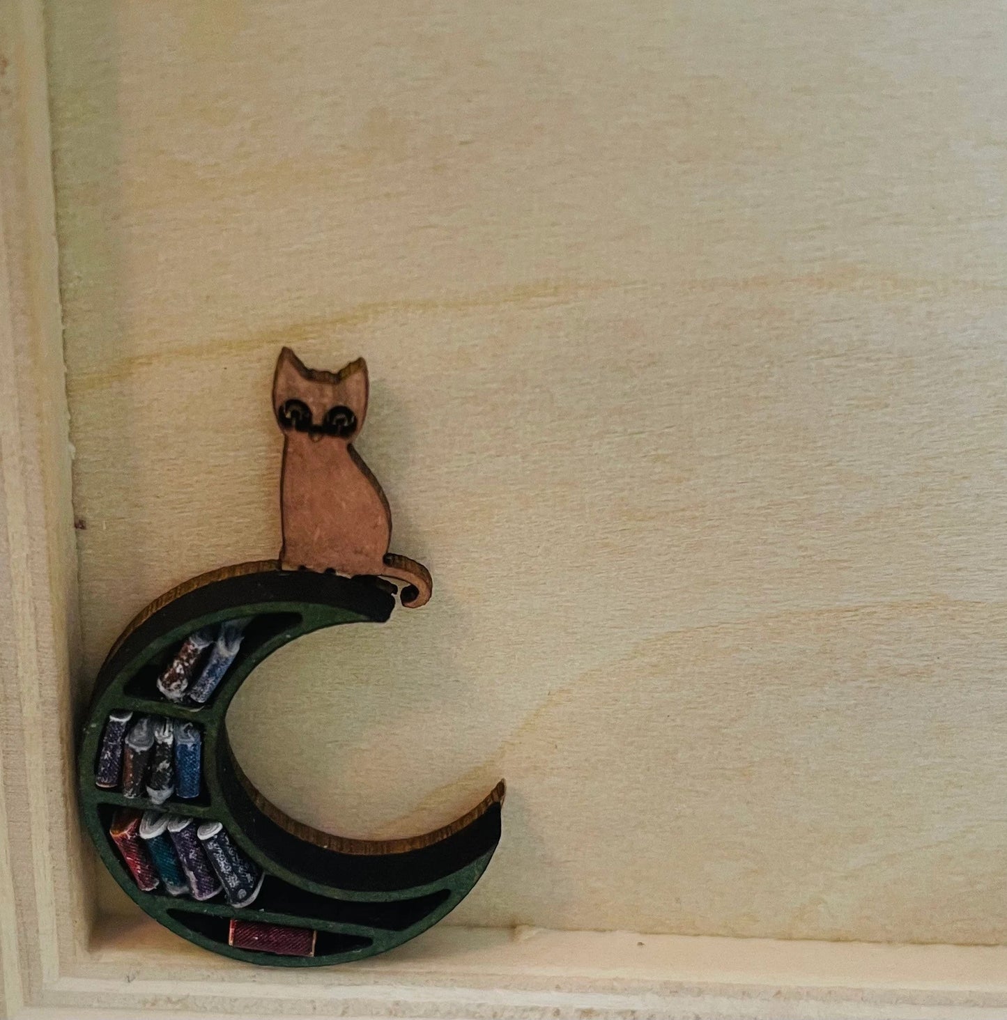 HOMEMAKING. CAT CRESCENT MOON WALL SHELF. 1/48th scale KIT