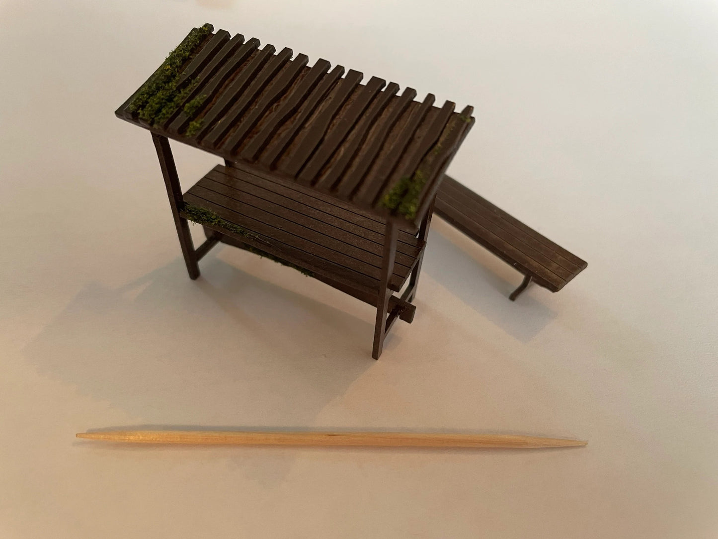 Medieval  MARKET STALL & BENCH. 1/48th scale