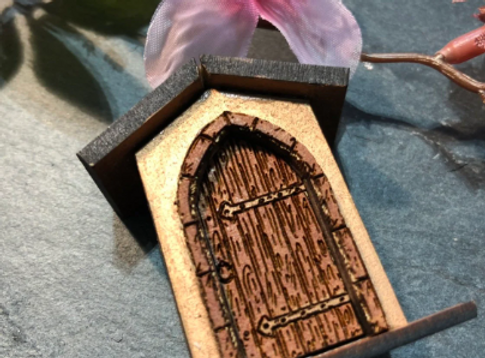 Fairy/Witches/wizards/Otherworld Collection. TONTTU DOOR WITH LONG LADDER. 1/48th scale. kit