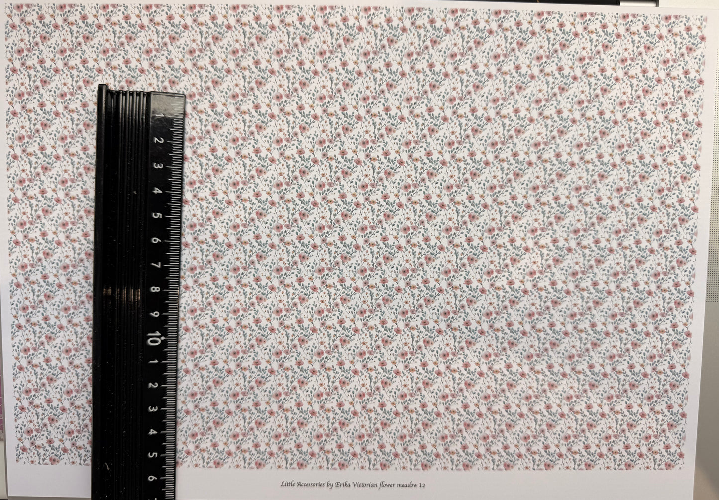 FABRIC Victorian flower meadow 12