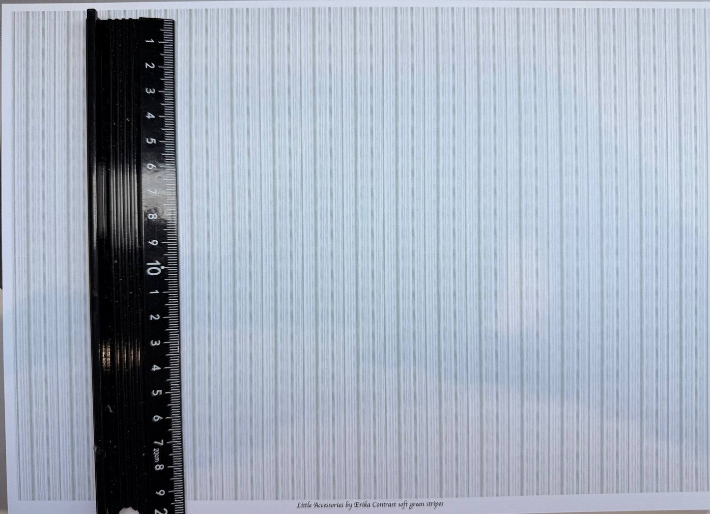 Wallpaper Contrast soft green stripes