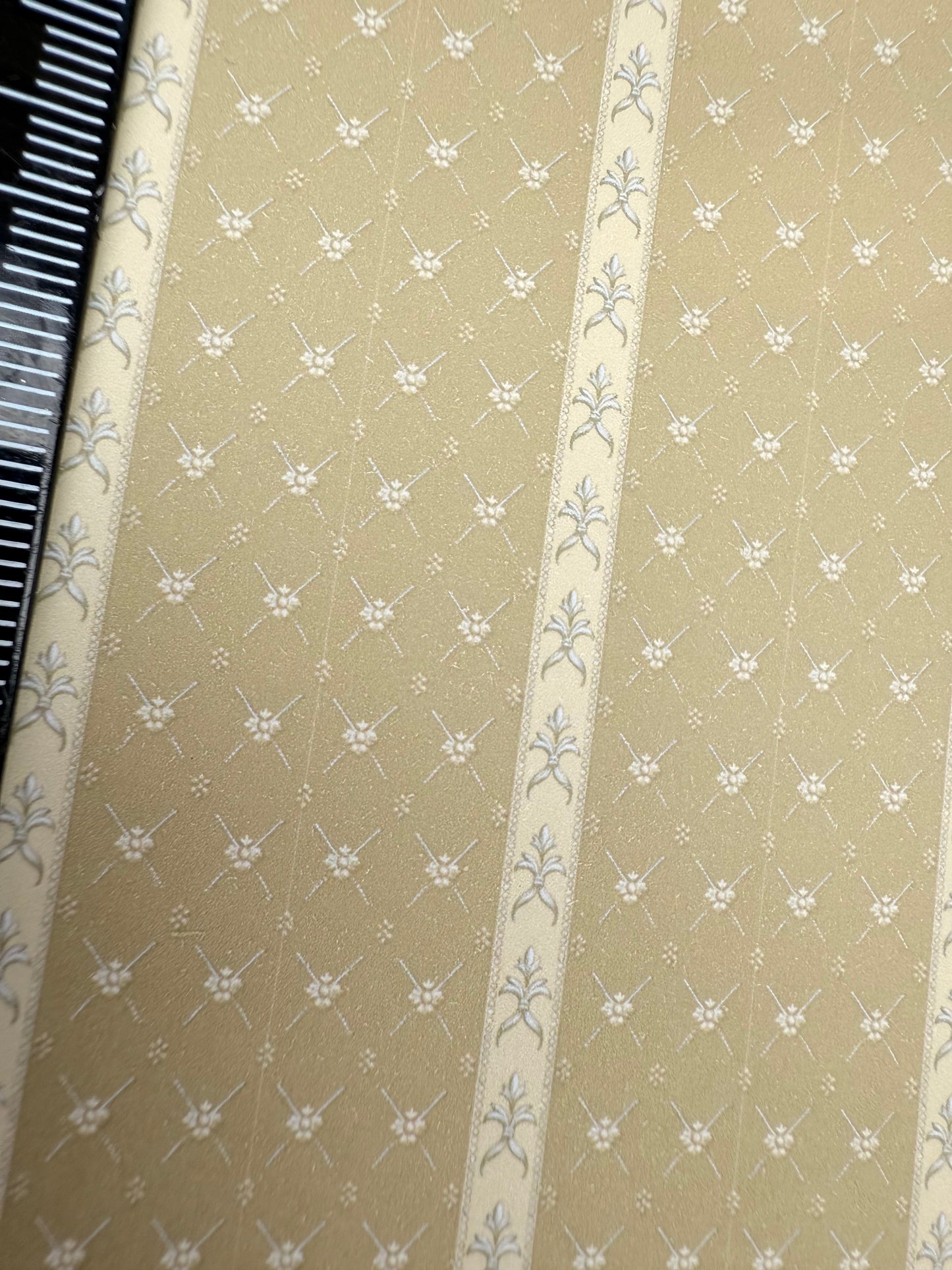 FABRIC Victorian dark gold stripes