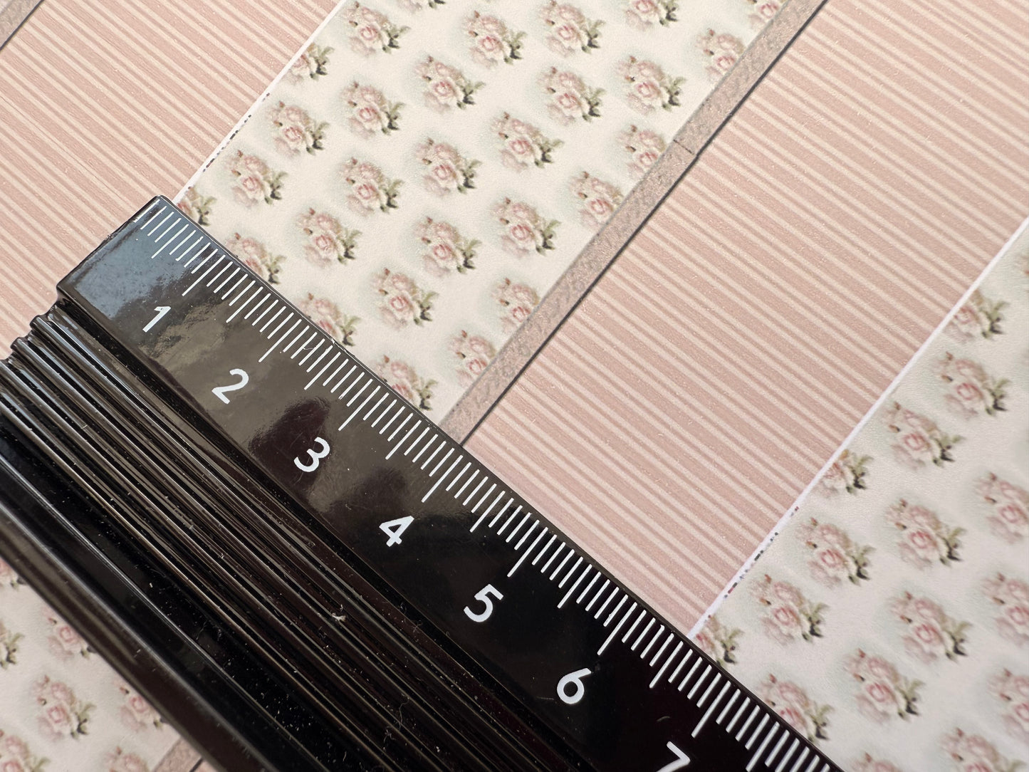 FABRIC Victorian peach border stripe
