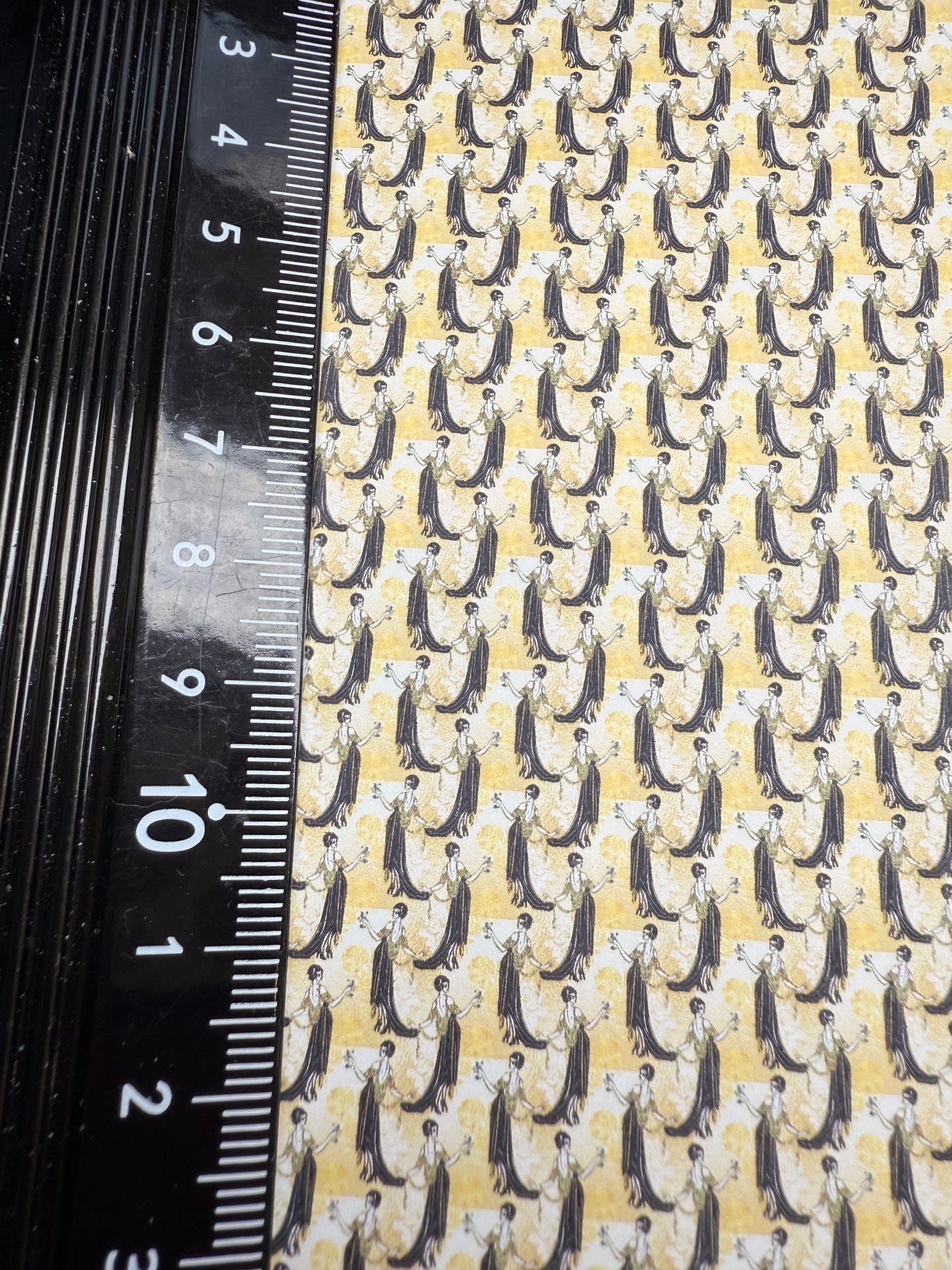 Wallpaper ART DECO 8 ladies gold