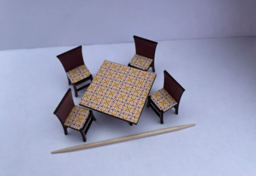 Nana's 1970s  collection. DINING ROOM TABLE & CHAIRS. 1/48th scale kit