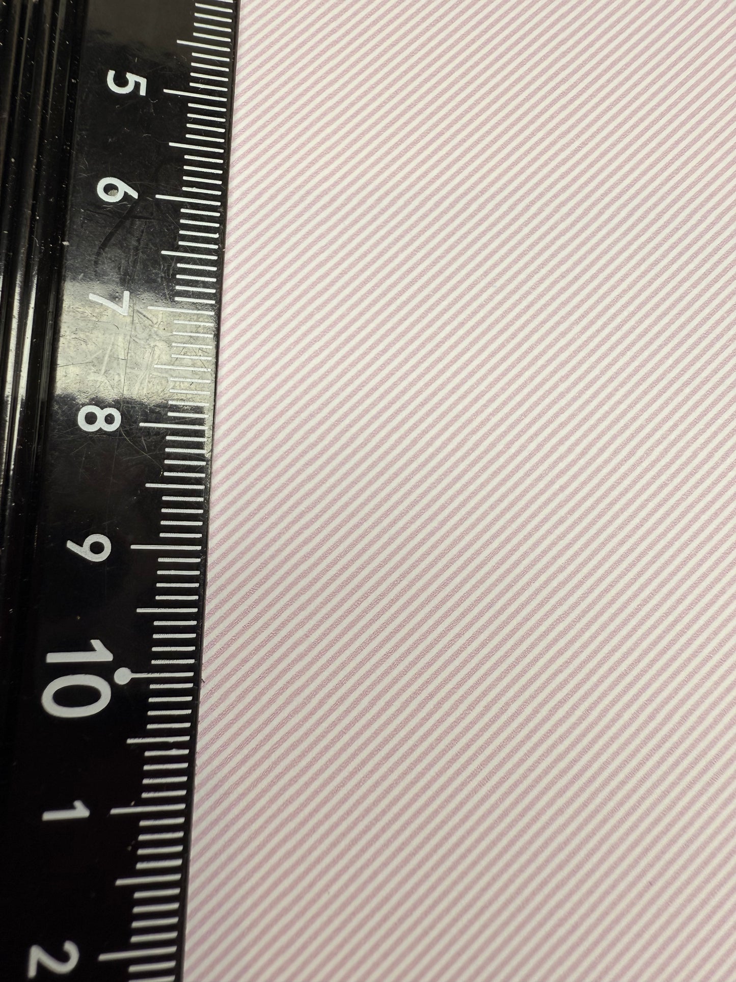 Wallpaper Contrast Stripes diagonal 4 pink