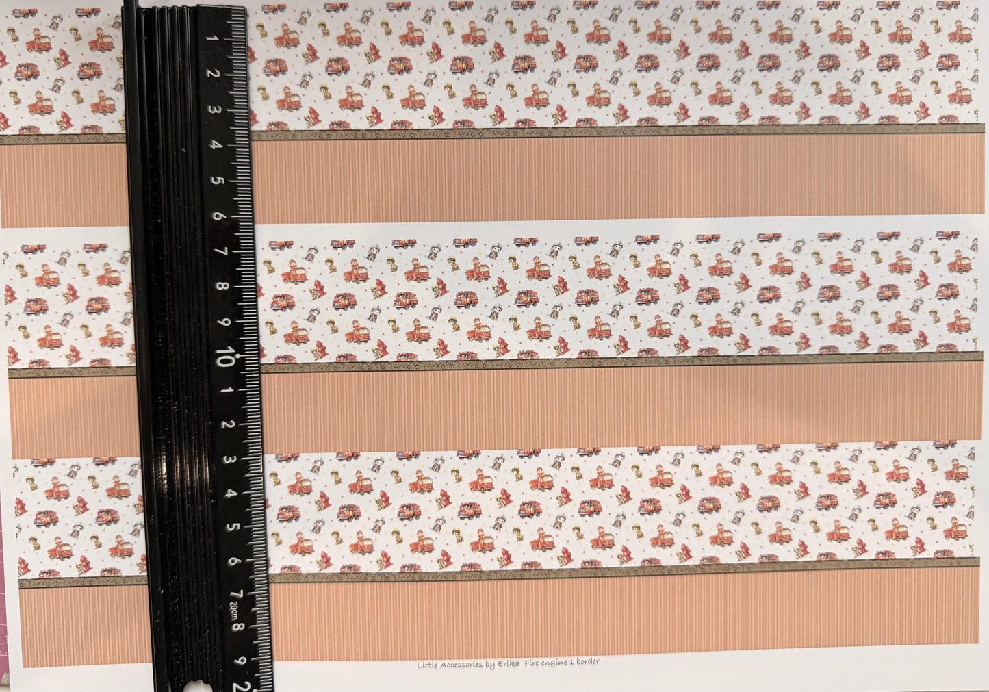 Wallpaper children fire engine 1 with border