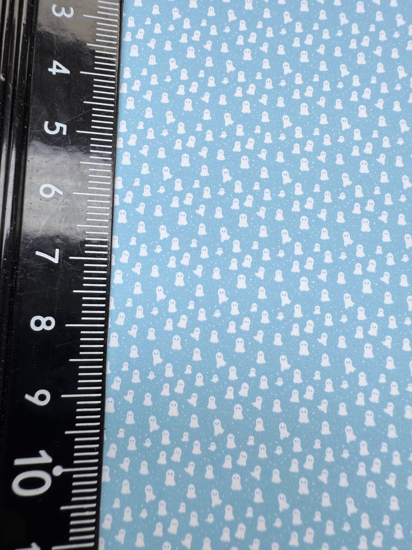 Wallpaper Halloween 10 ghosts blue