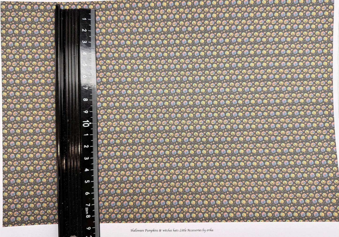 Wallpaper Halloween pumpkins & witches hats *