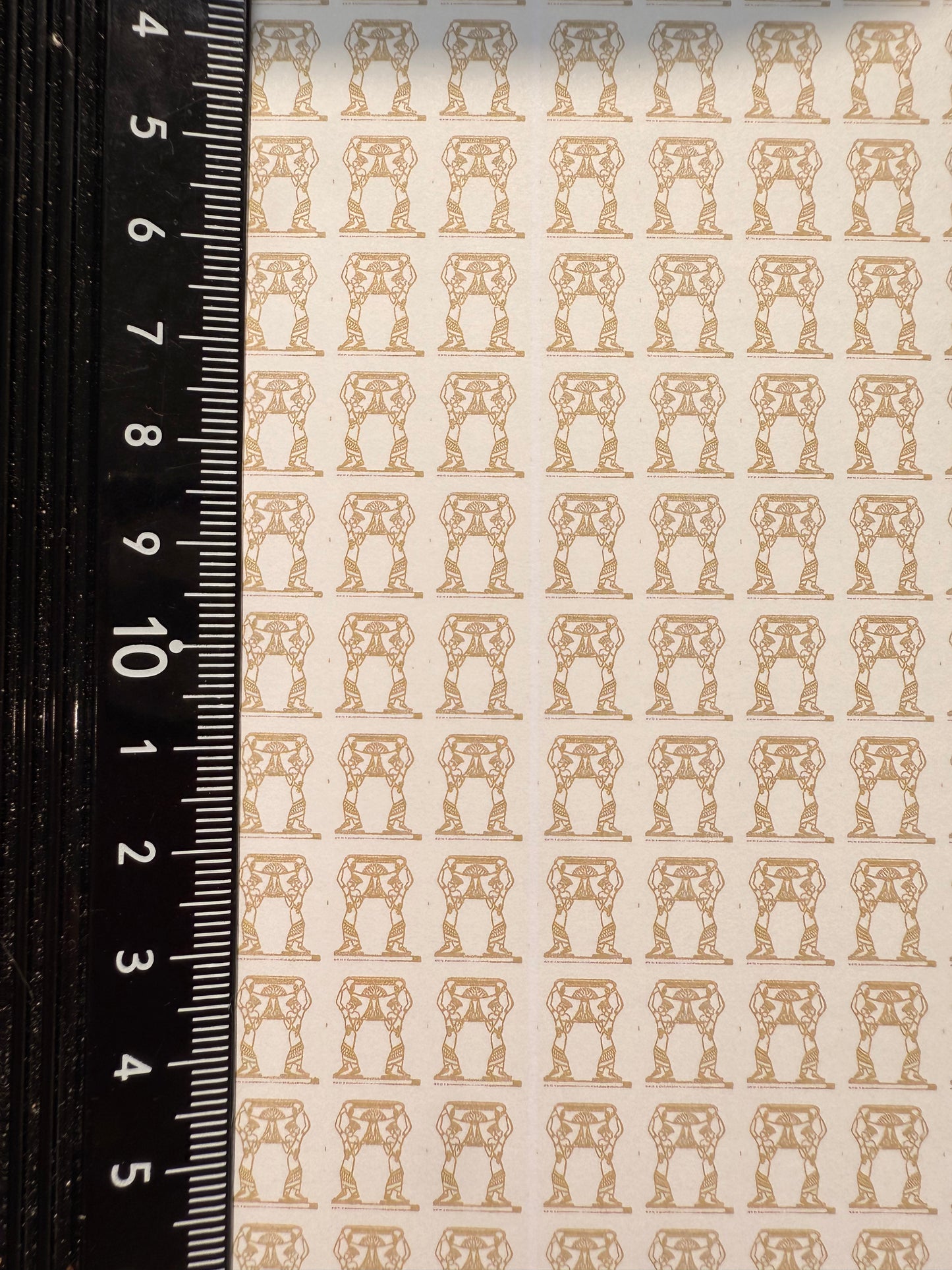 Wallpaper Egyptian urn carrier cream