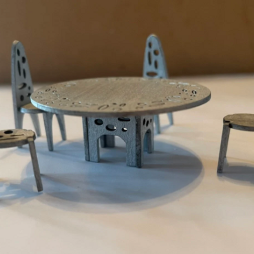 Science fiction collection. FINAL FRONTIER ROUND TABLE & CHAIRS. 1/48th scale kit