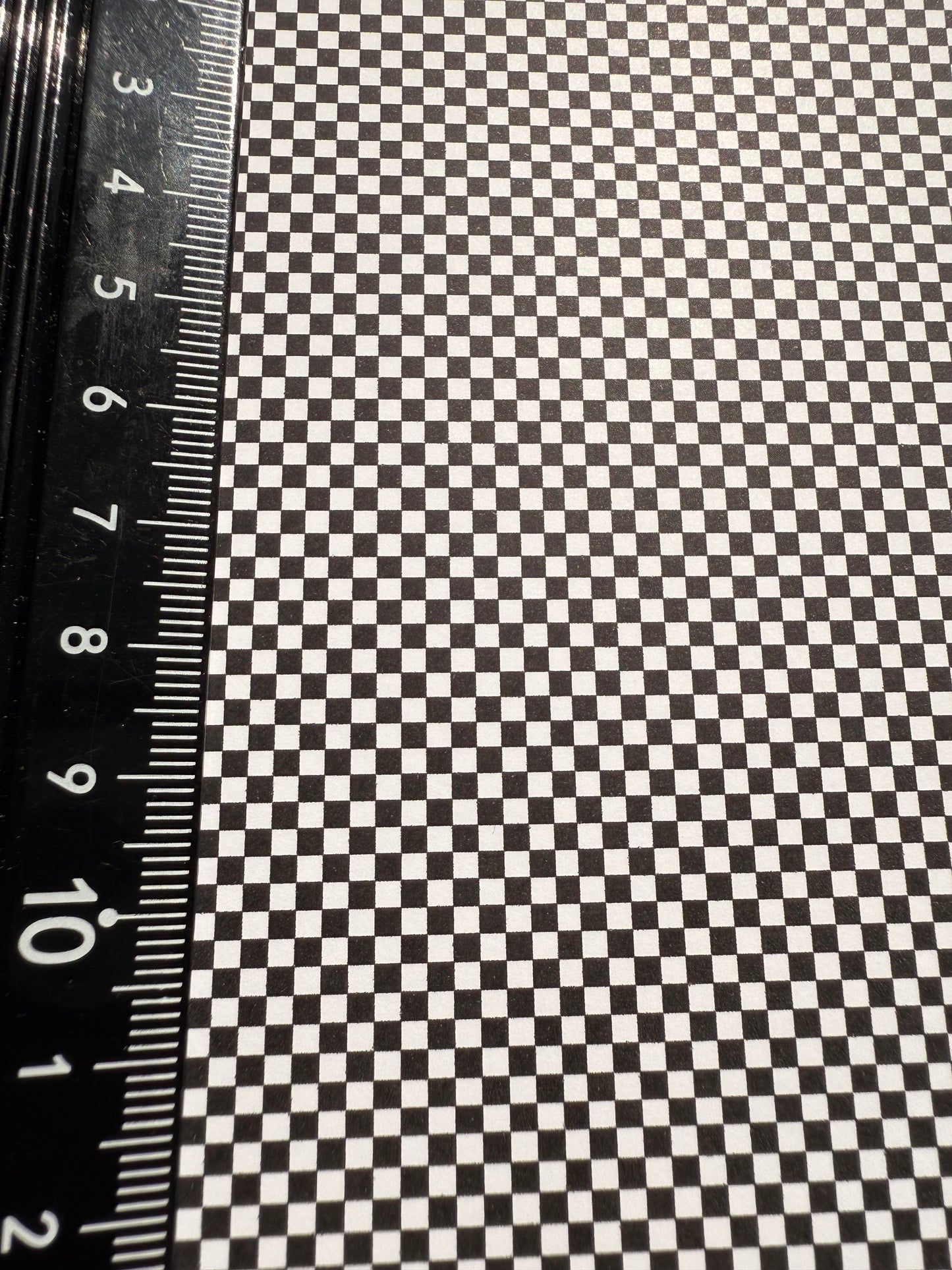 Wallpaper flooring black & white checker 1