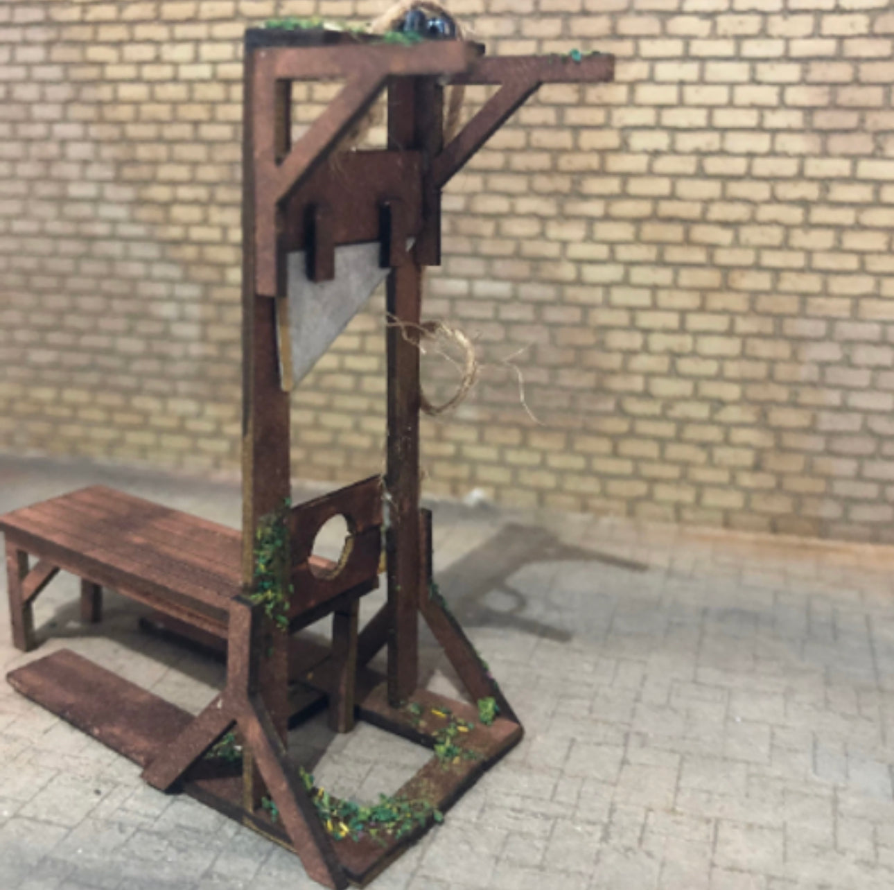 Execution & punishment GUILLOTINE. 1/48th scale kit