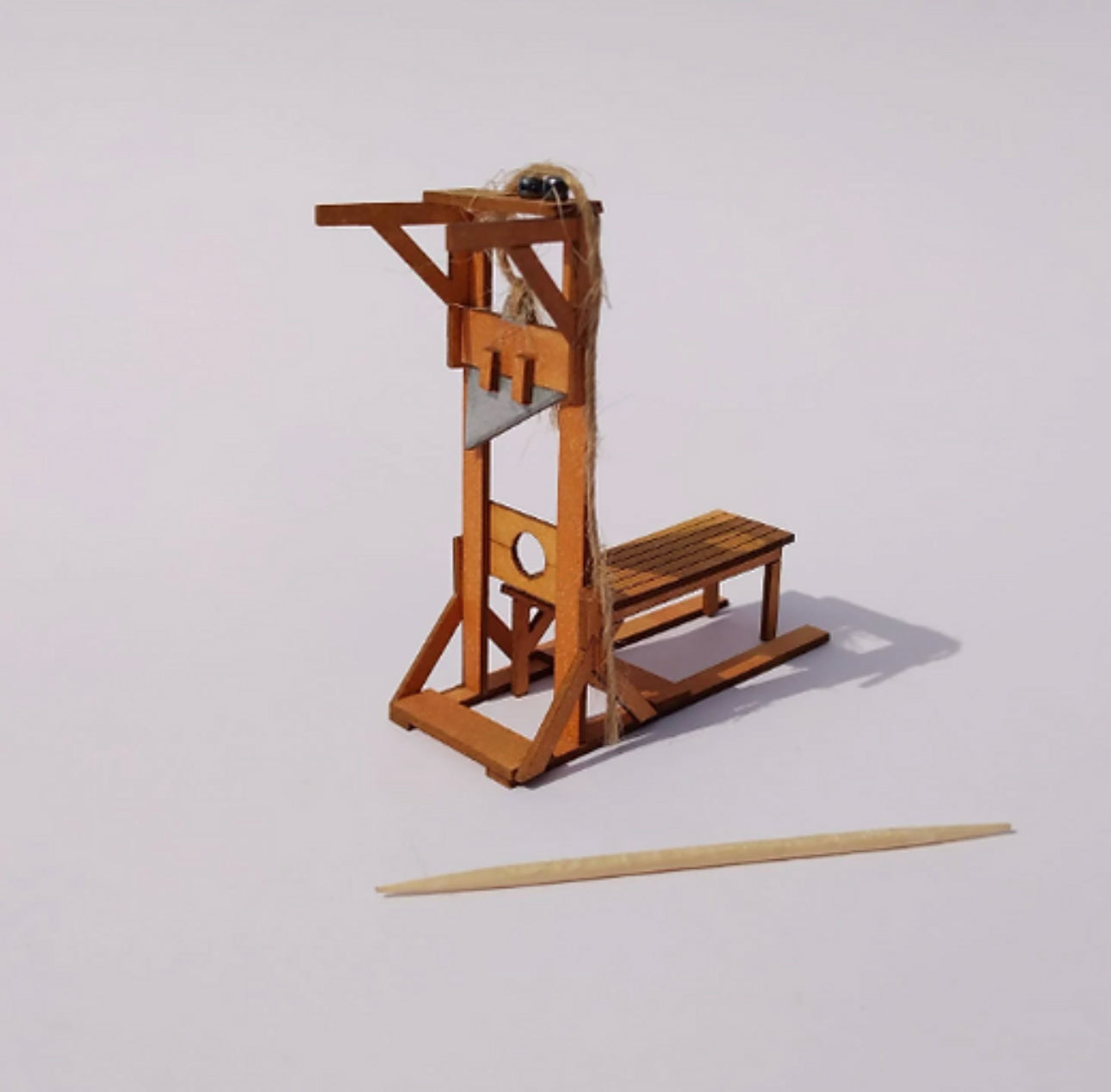 Execution & punishment GUILLOTINE. 1/48th scale kit