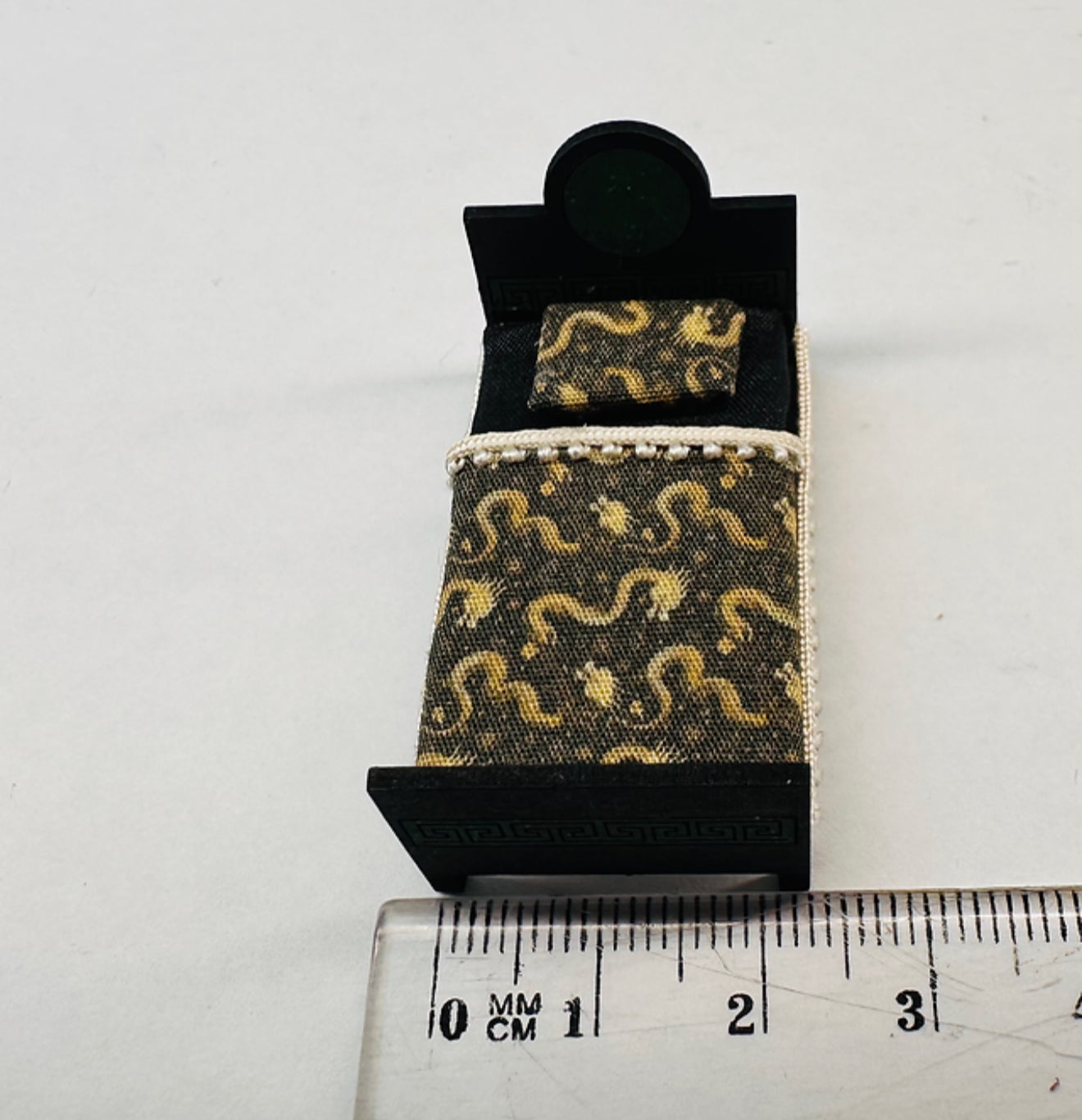 Chinese single bed,1/48th scale kit