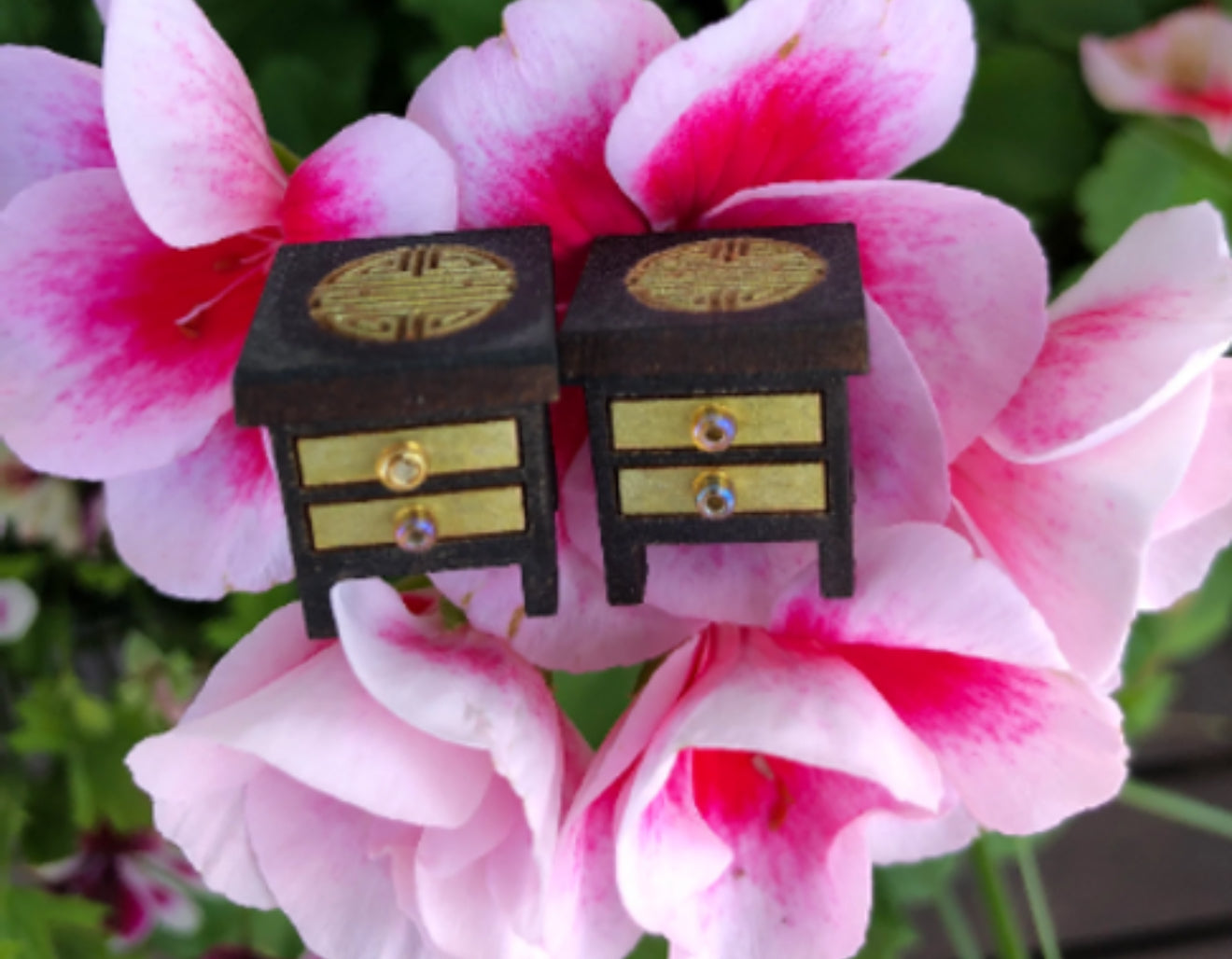 Chinese style bedside cabinets 1/48 scale KIT
