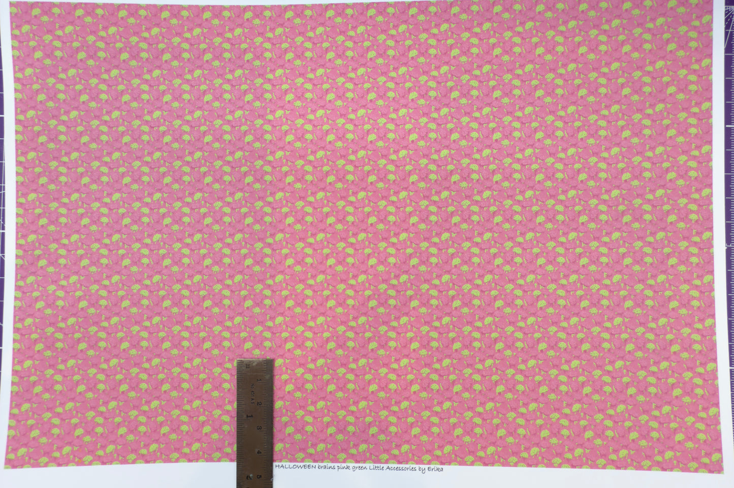 FABRIC halloween brains pink & green 1/48