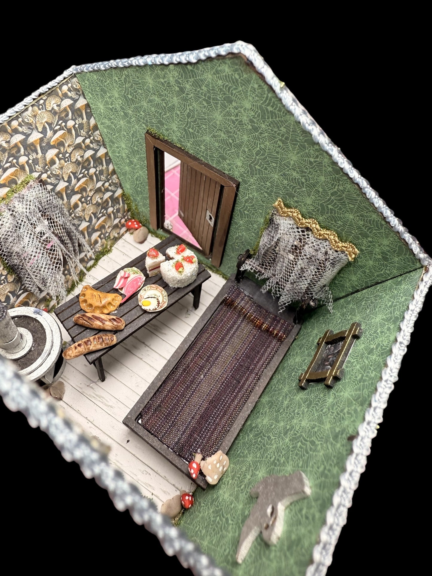 Baba-Yaga house KIT 1/48th scale